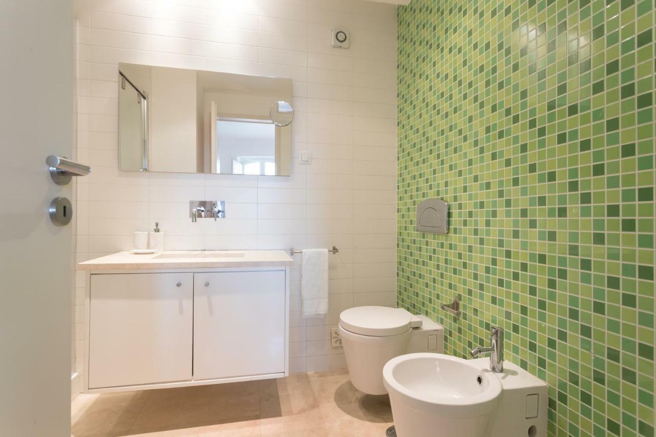 Alfama Modern Two-Bedroom Apartment W/ River View And Parking - By Lu Holidays Lisbona Esterno foto