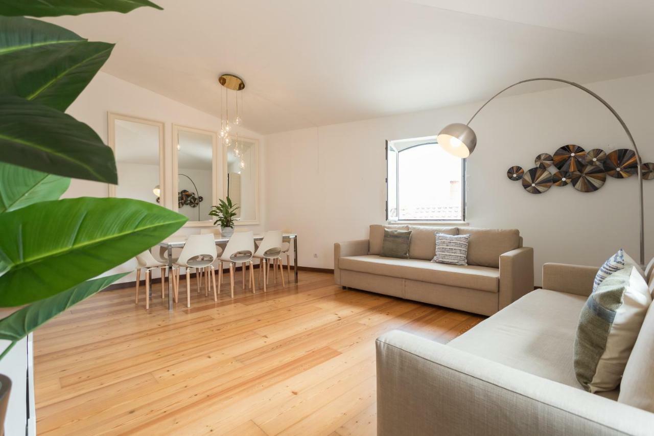 Alfama Modern Two-Bedroom Apartment W/ River View And Parking - By Lu Holidays Lisbona Esterno foto